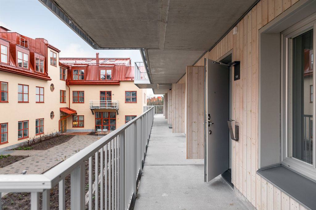 Renoverad balkong bostadsrättsförening. Lidingö Centrum Hersby